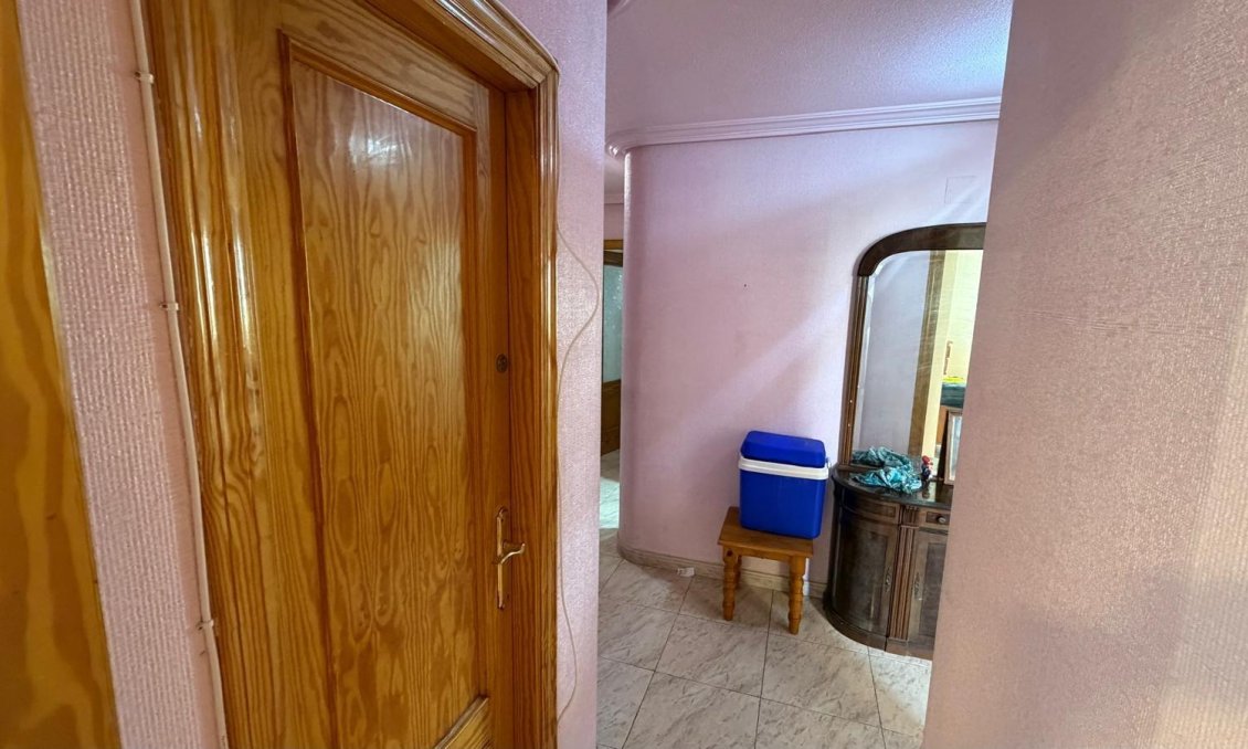 Wiederverkauf - Wohnung -
Torrevieja - Playa del Cura