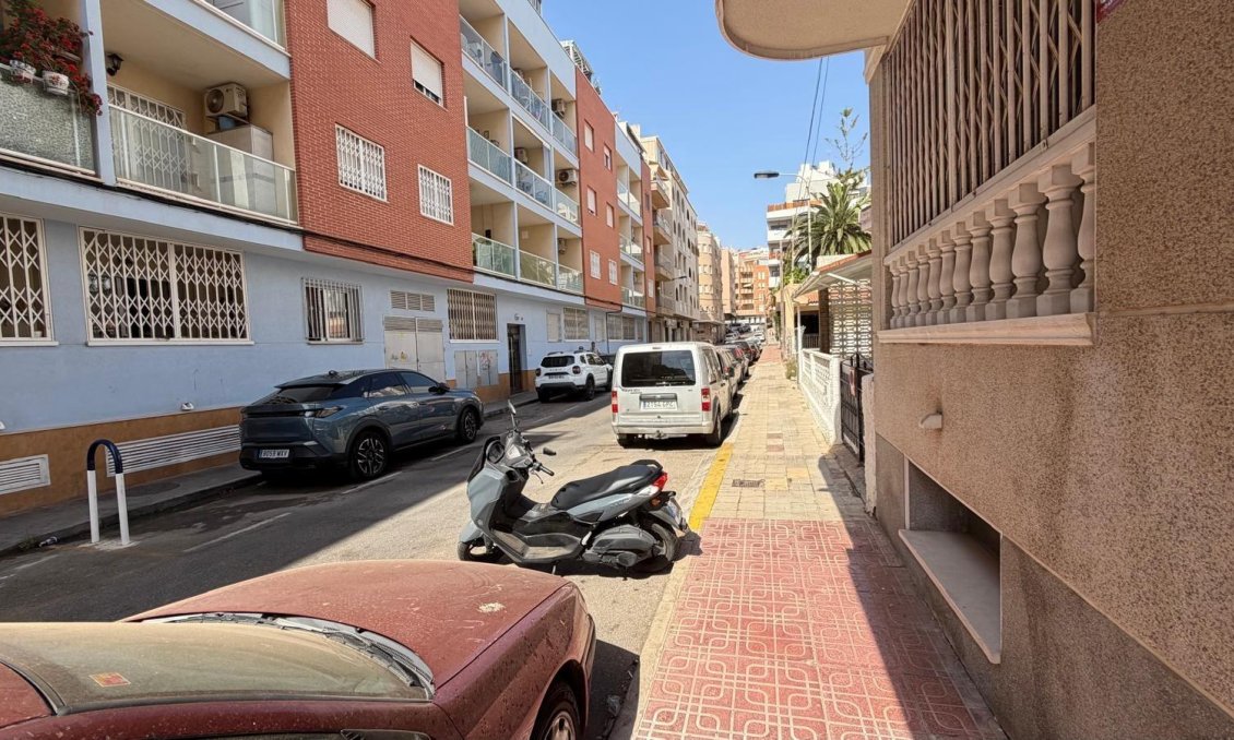 Wiederverkauf - Wohnung -
Torrevieja - Playa del Cura