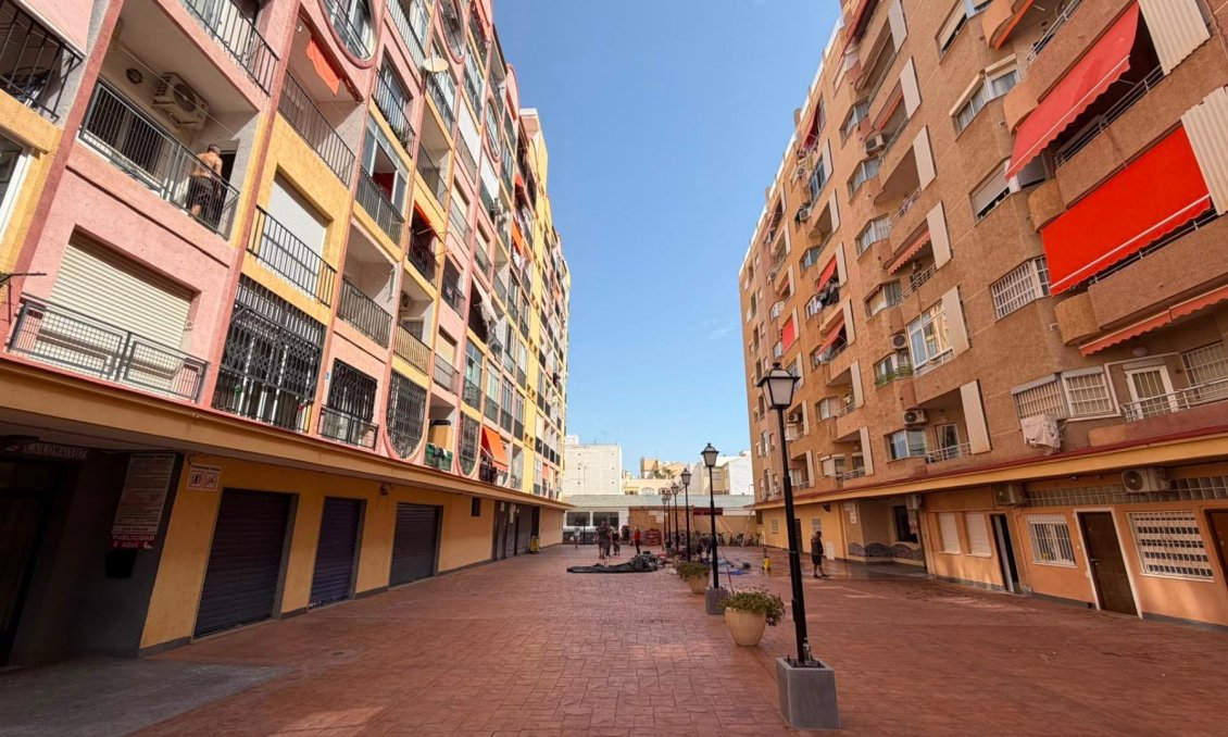 Használt Ingatlanok - Apartman -
Torrevieja - Habaneras
