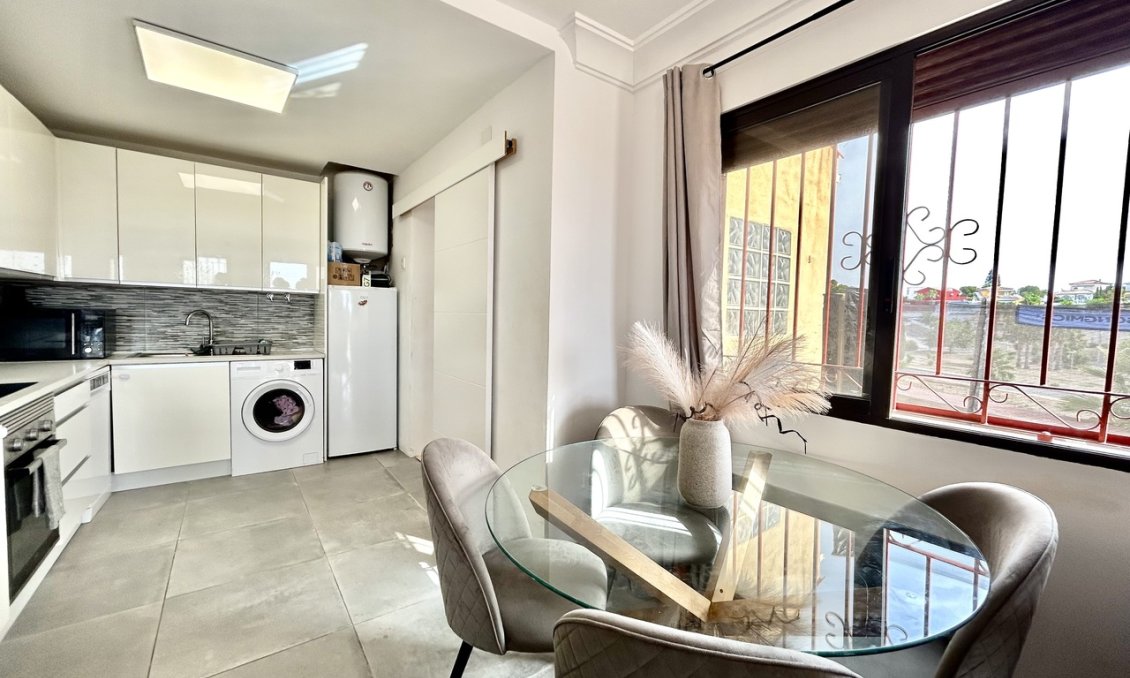 Revente - Villa -
Villamartin - Costa Blanca