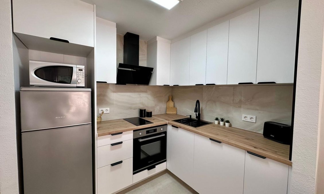 Használt Ingatlanok - Apartman -
Torrevieja - Estacion De Autobuses