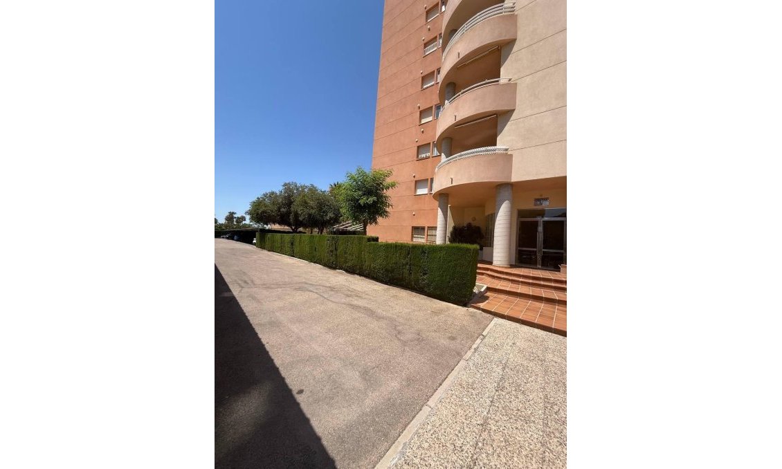Segunda mano - Apartamento -
Orihuela Costa - Campoamor