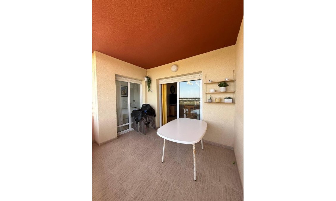 Segunda mano - Apartamento -
Orihuela Costa - Campoamor