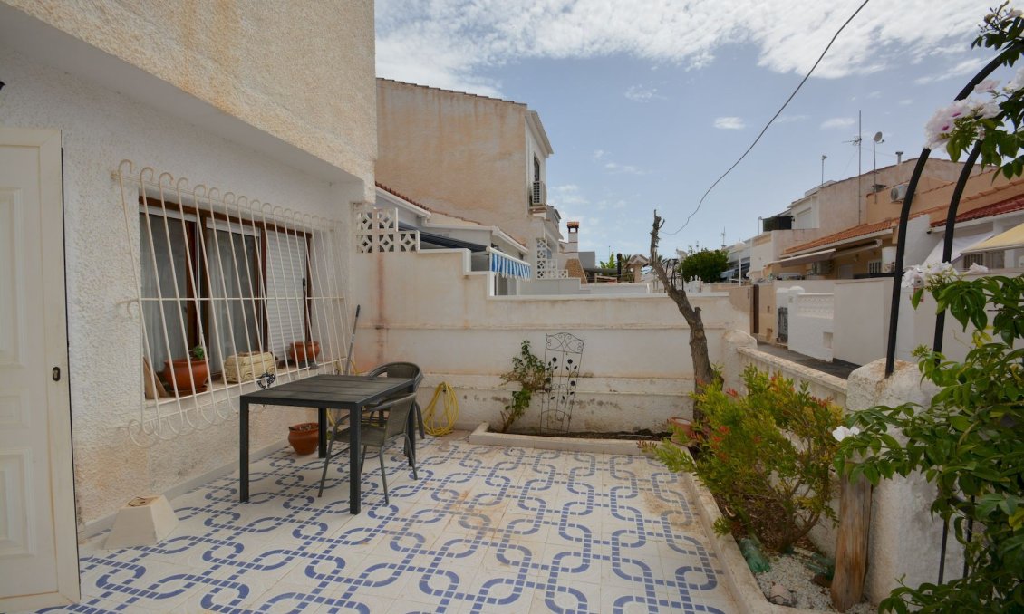 Használt Ingatlanok - Sorház -
Torrevieja - Costa Blanca