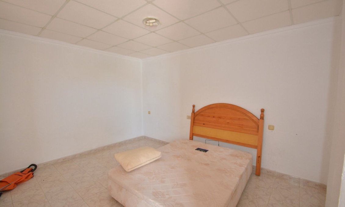 Használt Ingatlanok - Sorház -
Torrevieja - Costa Blanca