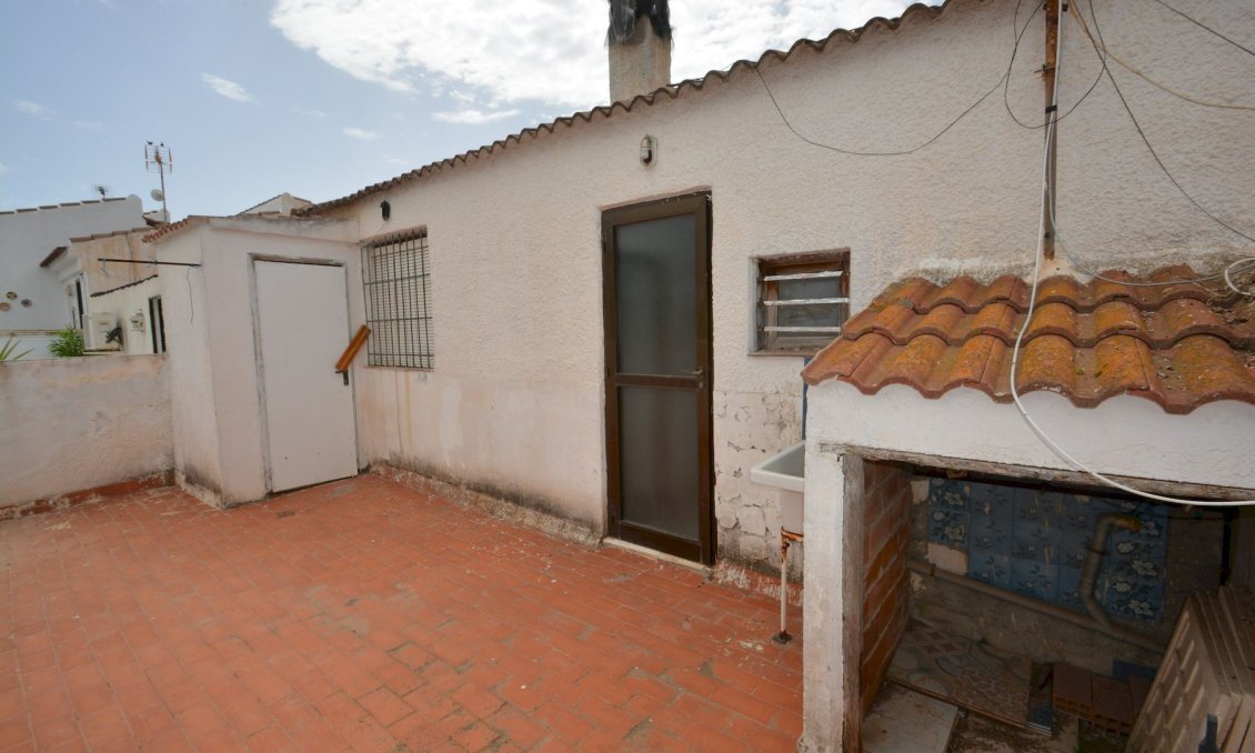 Használt Ingatlanok - Sorház -
Torrevieja - Costa Blanca