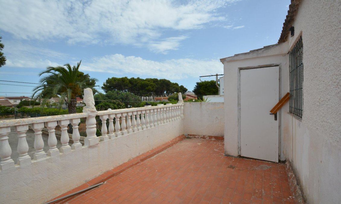 Használt Ingatlanok - Sorház -
Torrevieja - Costa Blanca