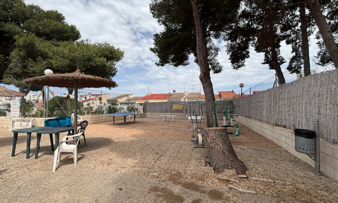 Használt Ingatlanok - Sorház -
Torrevieja - Costa Blanca