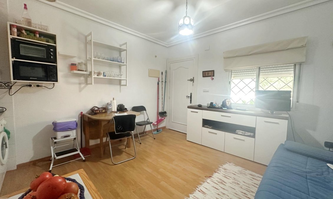Resale - Bungalow -
Torrevieja - La Mata
