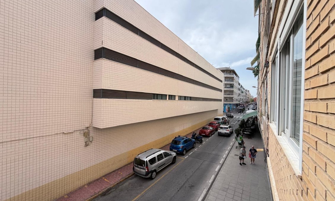 Wiederverkauf - Wohnung -
Torrevieja - Estacion De Autobuses