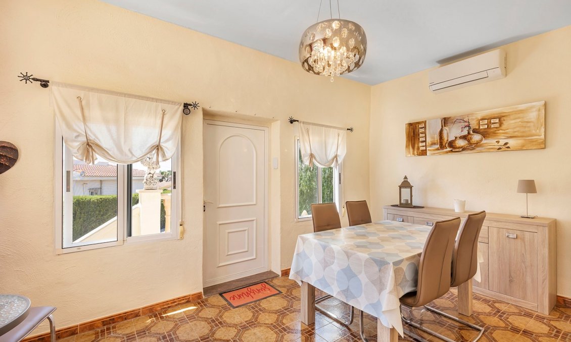 Resale - Villa -
Ciudad Quesada - Costa Blanca