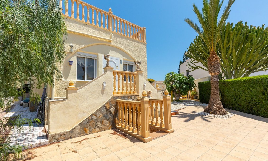 Resale - Villa -
Ciudad Quesada - Costa Blanca