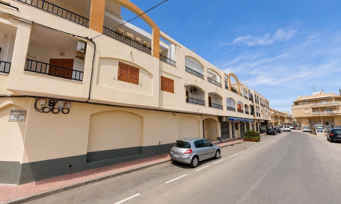 Resale - Apartment -
Torrevieja - Centro