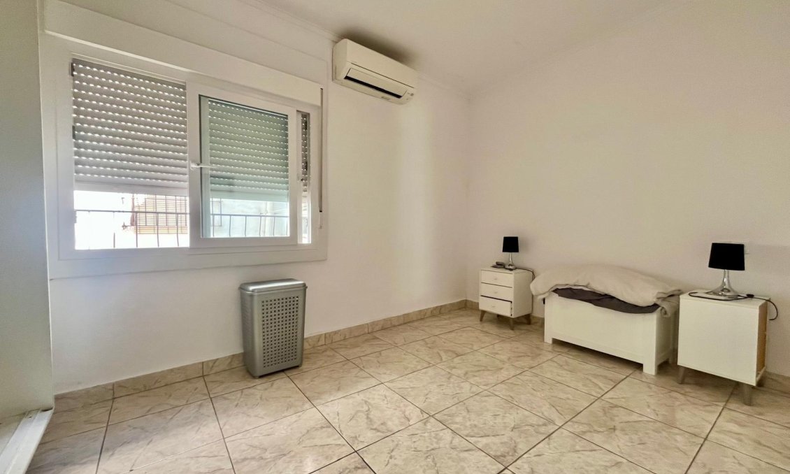 Revânzare - Apartament -
Rojales