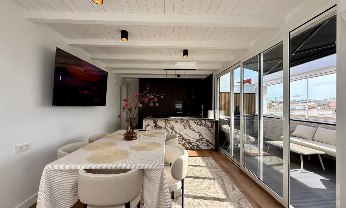Resale - Apartment -
Guardamar del Segura - Centro