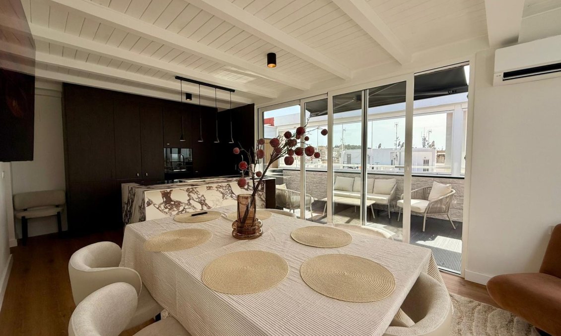 Resale - Apartment -
Guardamar del Segura - Centro