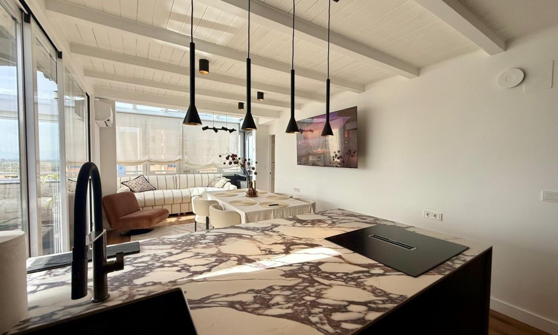 Resale - Apartment -
Guardamar del Segura - Centro