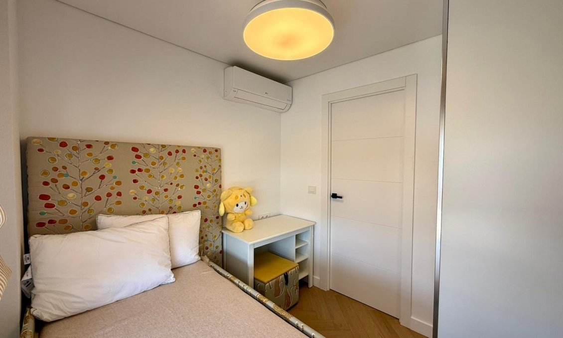 Resale - Apartment -
Guardamar del Segura - Centro