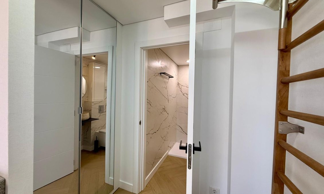 Resale - Apartment -
Guardamar del Segura - Centro