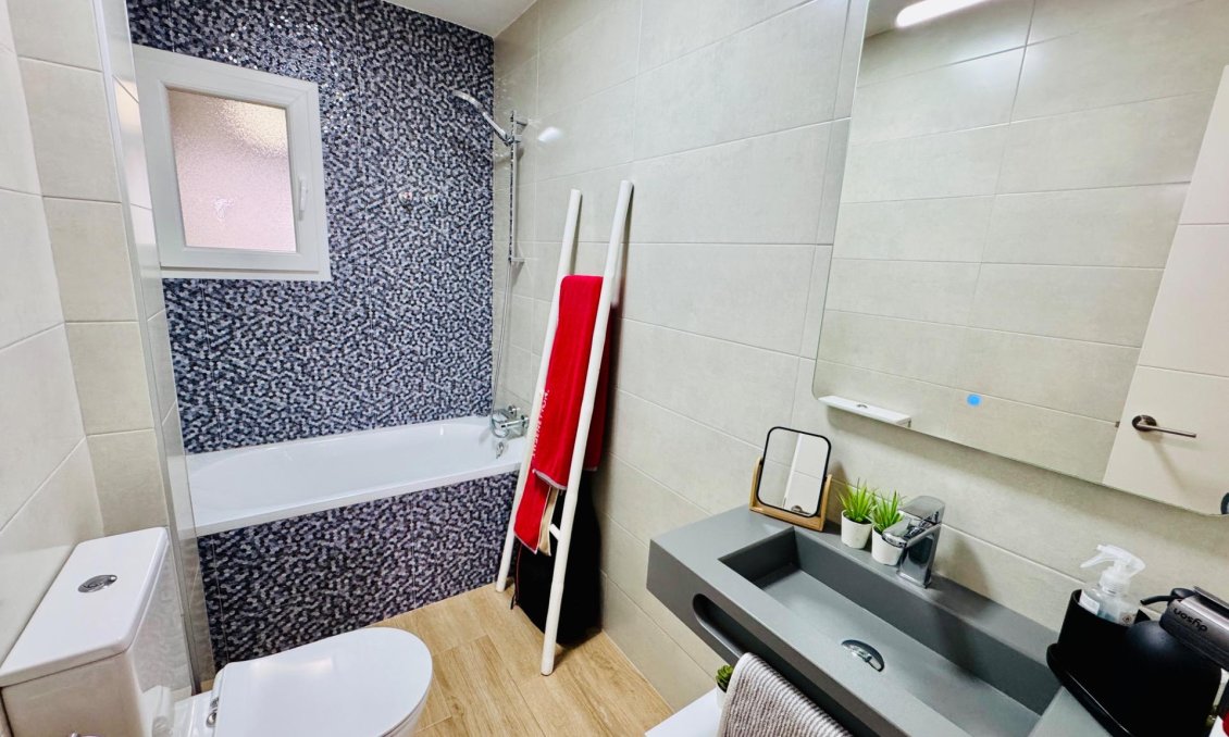 Resale - Apartment -
Pilar de la Horadada - Zona Pueblo