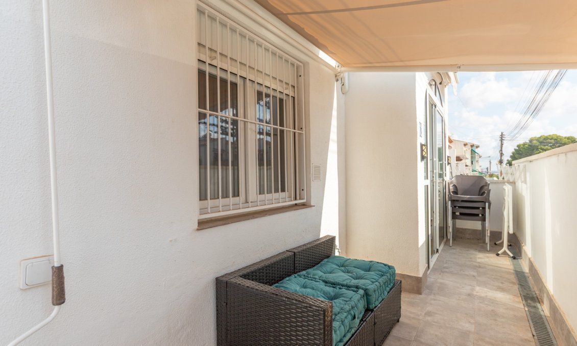 Segunda mano - Bungalow -
Torrevieja - Costa Blanca