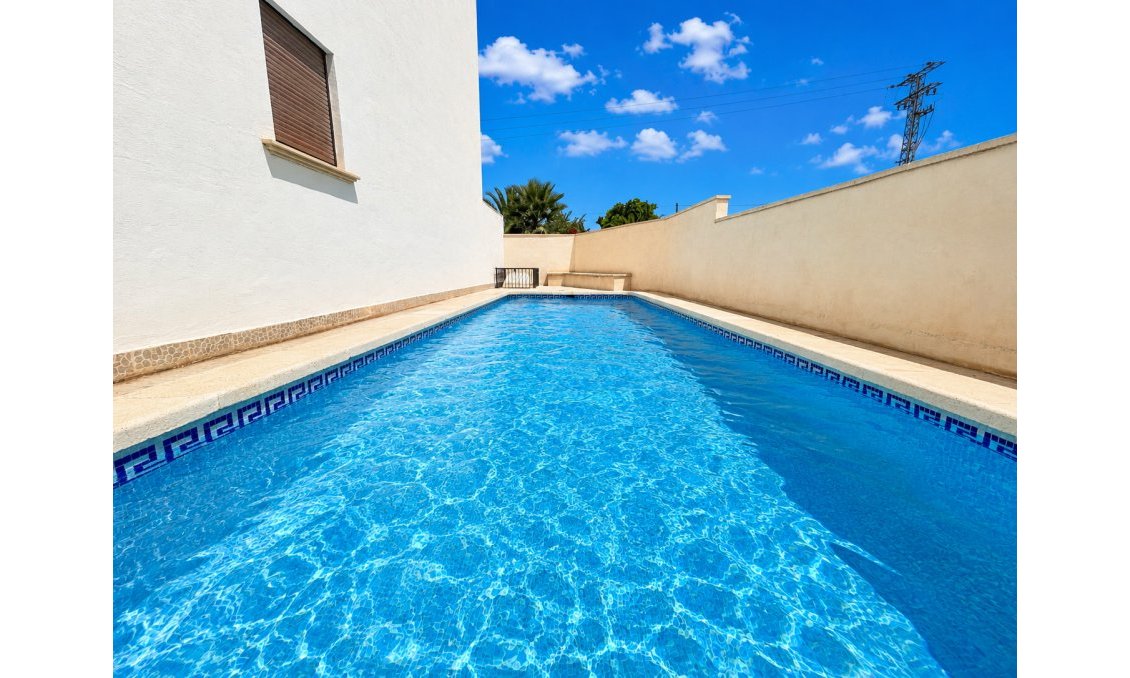Segunda mano - Duplex -
Daya Nueva - Costa Blanca