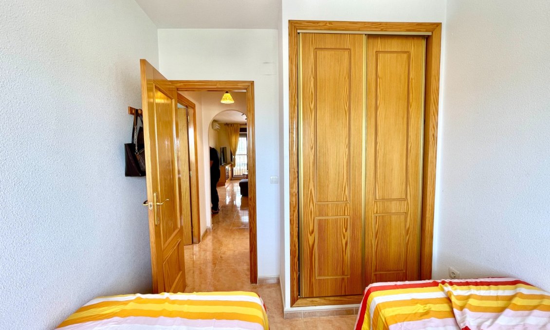 Segunda mano - Duplex -
Daya Nueva - Costa Blanca