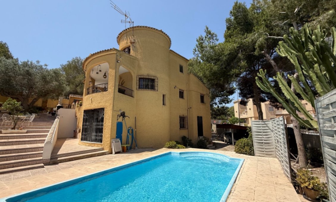 Revente - Villa -
Orihuela - Inland