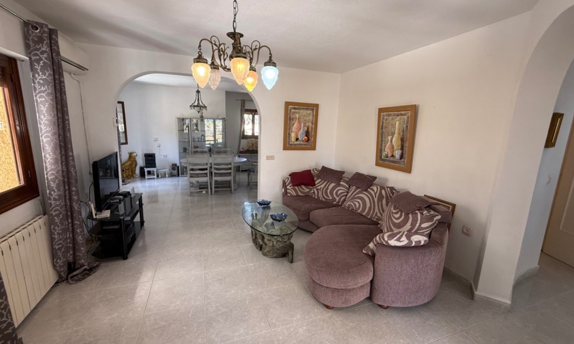 Revente - Villa -
Orihuela - Inland