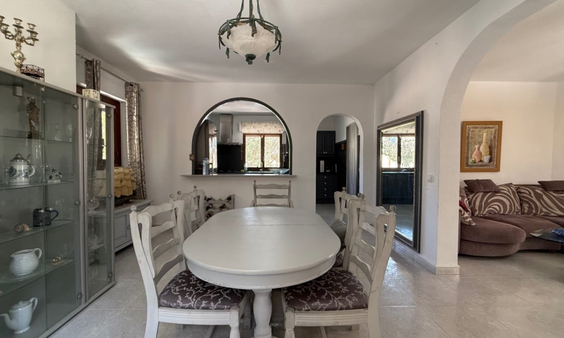 Revente - Villa -
Orihuela - Inland