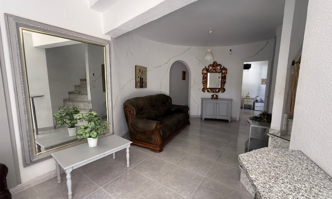 Revente - Villa -
Orihuela - Inland