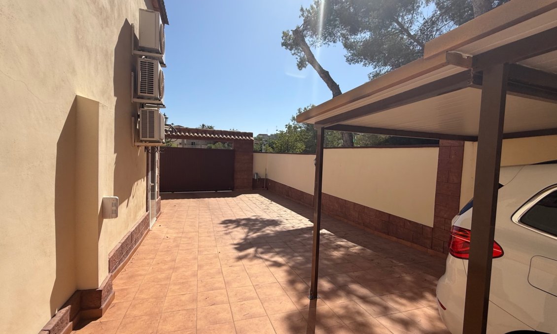 Resale - Villa -
Torrevieja - Costa Blanca