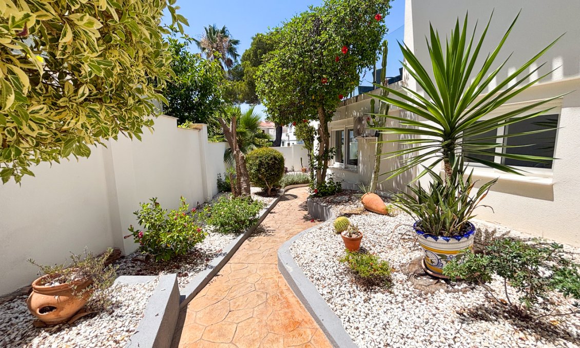 Segunda mano - Villa -
Dehesa de Campoamor - Costa Blanca