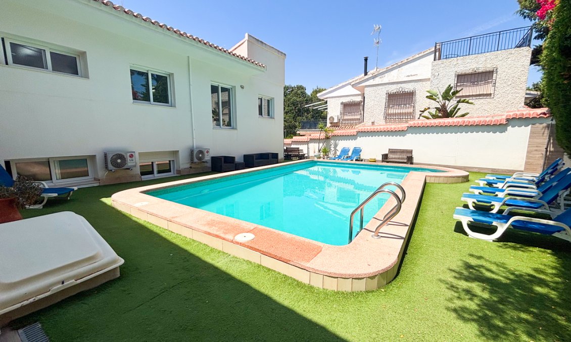 Segunda mano - Villa -
Dehesa de Campoamor - Costa Blanca