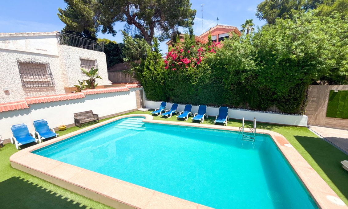 Segunda mano - Villa -
Dehesa de Campoamor - Costa Blanca