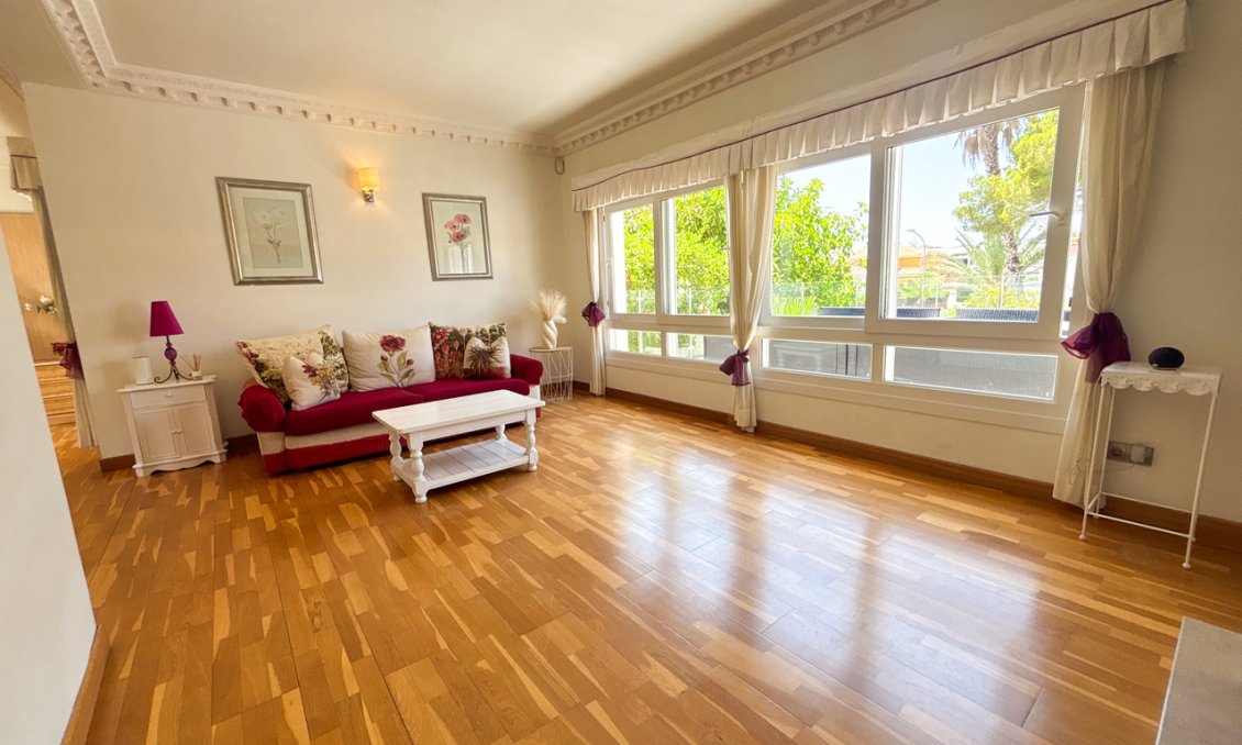 Segunda mano - Villa -
Dehesa de Campoamor - Costa Blanca