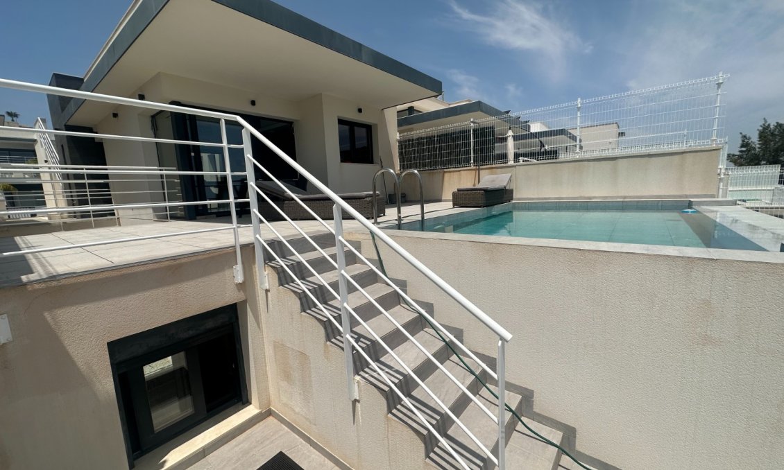 Revente - Villa -
San Miguel de Salinas - Inland