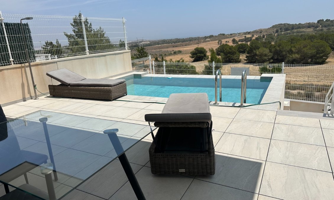 Revente - Villa -
San Miguel de Salinas - Inland