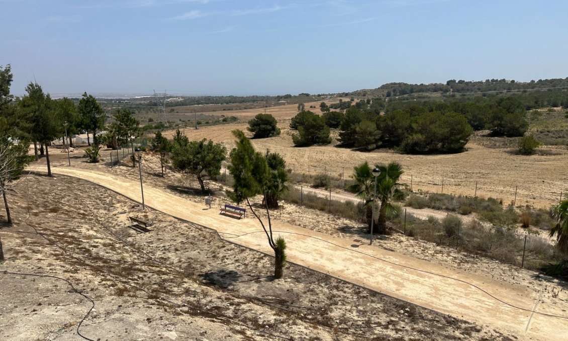 Revente - Villa -
San Miguel de Salinas - Inland