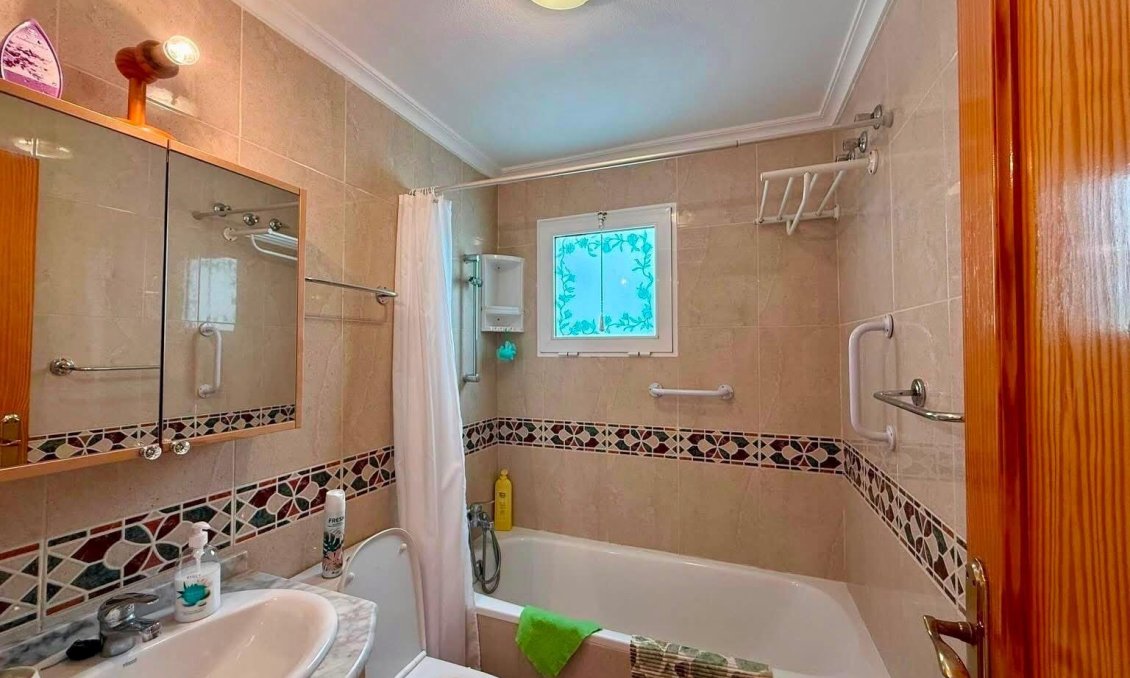 Resale - Apartment -
Torrevieja - Playa del Cura