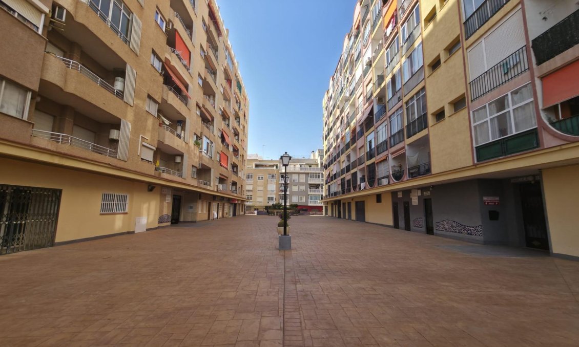 Resale - Apartment -
Torrevieja - Playa del Cura