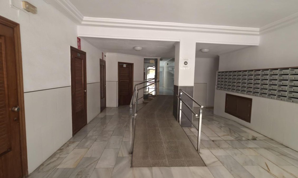 Resale - Apartment -
Torrevieja - Playa del Cura