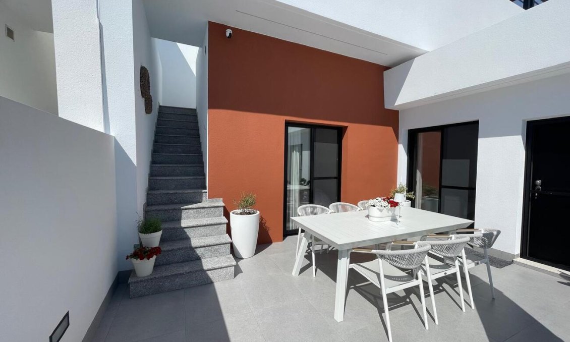 Resale - Villa -
Roldan - Torre Pachecco