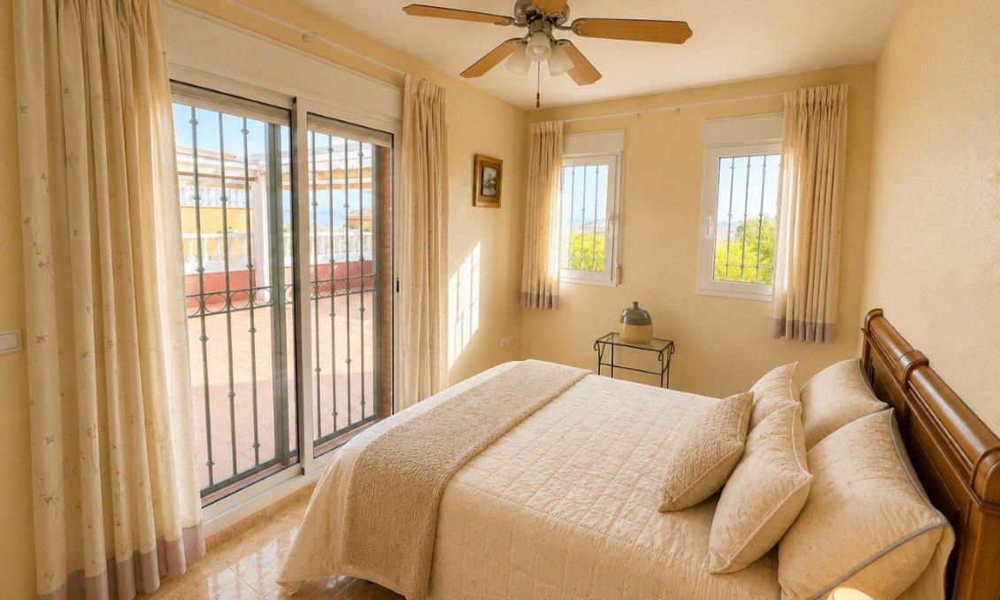 Resale - Villa -
El Carmoli - Costa Calida