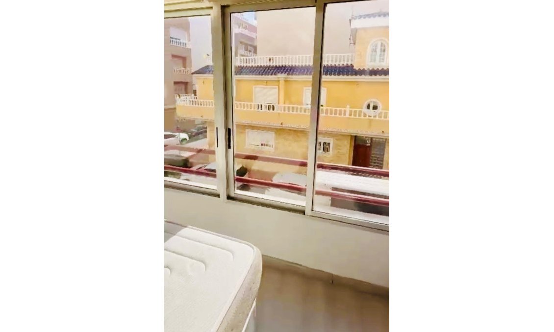 Revente - Appartement -
Torrevieja - Centro