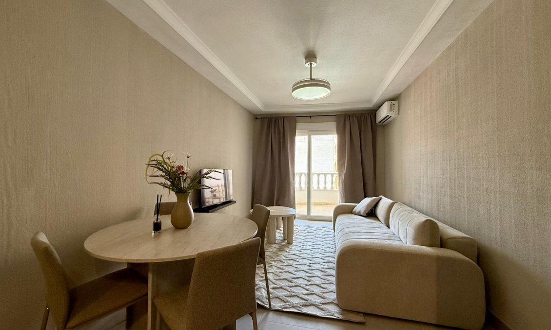Használt Ingatlanok - Apartman -
Torrevieja - Playa del Cura