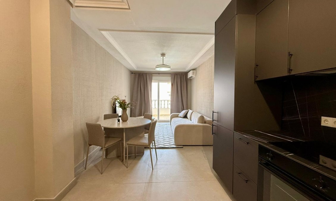 Használt Ingatlanok - Apartman -
Torrevieja - Playa del Cura