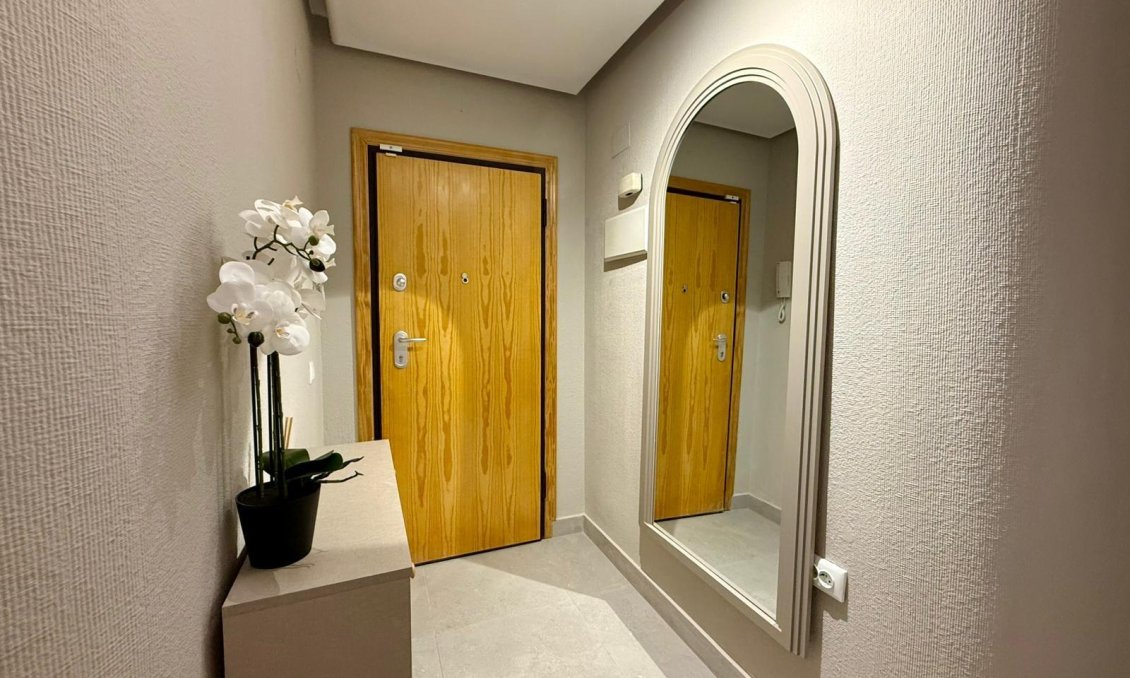 Használt Ingatlanok - Apartman -
Torrevieja - Playa del Cura