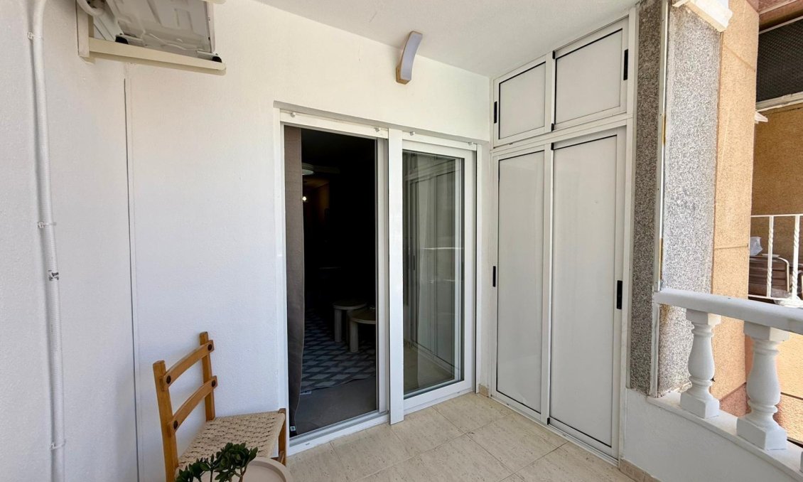 Használt Ingatlanok - Apartman -
Torrevieja - Playa del Cura