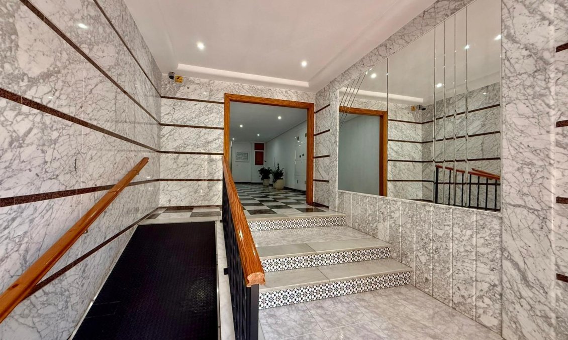 Használt Ingatlanok - Apartman -
Torrevieja - Playa del Cura